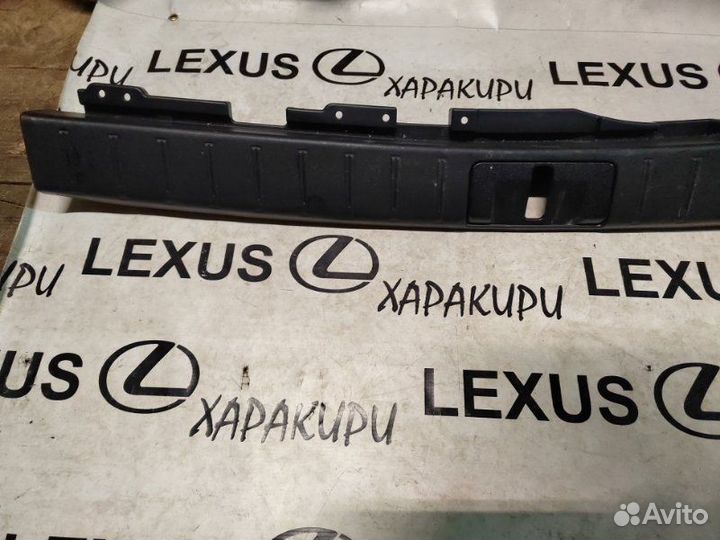 Обшивка,панель багажника Lexus Rx4 Rx200T Rx300