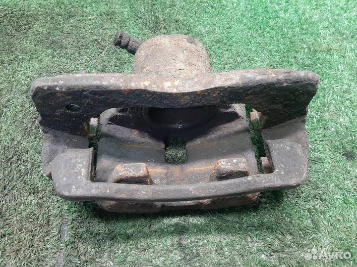 Суппорт тормозной передний левый Honda Civic 4D