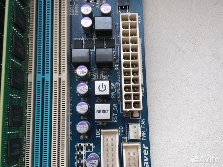 Материнская плата с процессором и памятью