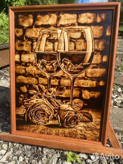 Картина, выжженная на дереве(бокалы)