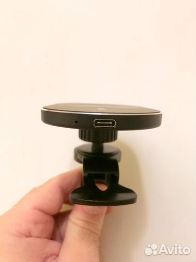 Автомобильная беспроводная зарядка для телефона