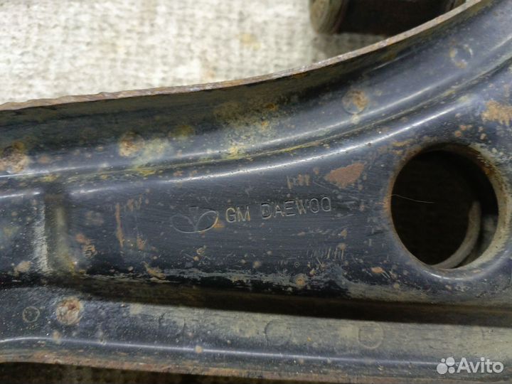 Передние рычаги Chevrolet Lacetti Хетчбэк