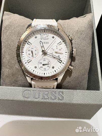 Часы Guess женские