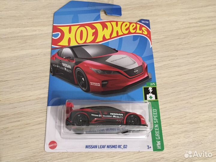 Коллекционная модель hot wheels nissan leaf nismo