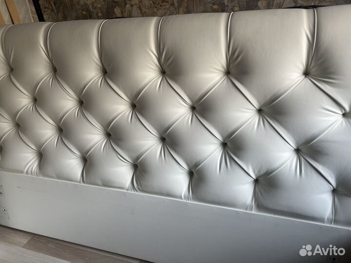 Кровать двухспальная с матрасом бу