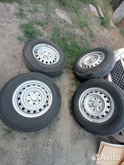 Bridgestone Dueler H/T 16/105 R16