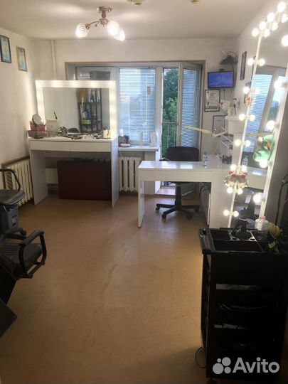 Зеркало,стол маникюр,стол макияжный, мойка и т.д