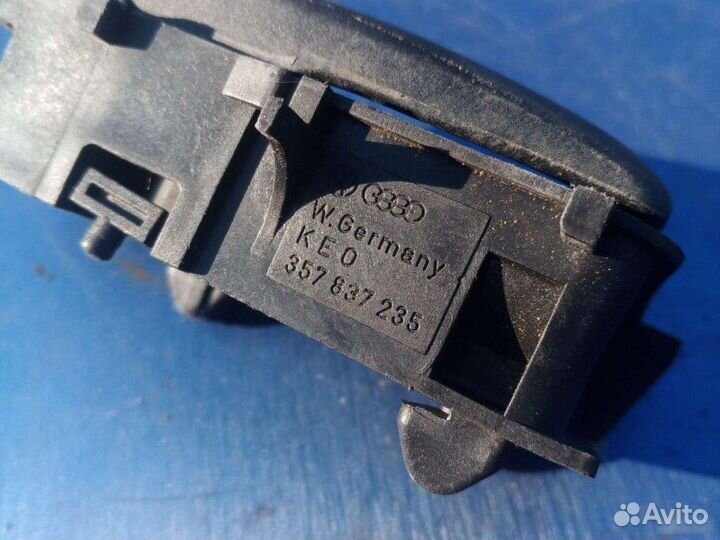 Ручка двери левая Volkswagen Passat B3 седан 2.0