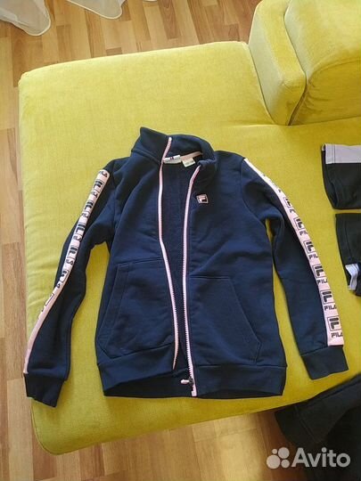 Куча одежды для девочек