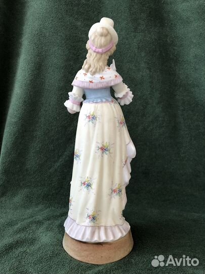 Парные статуэтки. Drezden Area Decorating Studio