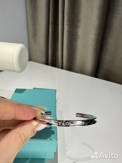 Жесткий браслет Tiffany&co