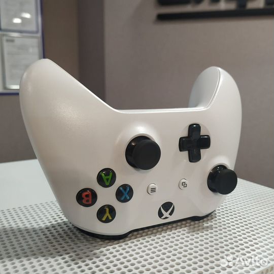 Microsoft Xbox One S 1Tb, комплект