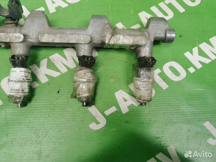 Форсунка топливная Mitsubishi Carisma