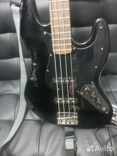 Бас гитара SX, Комбоусилитель Marshall