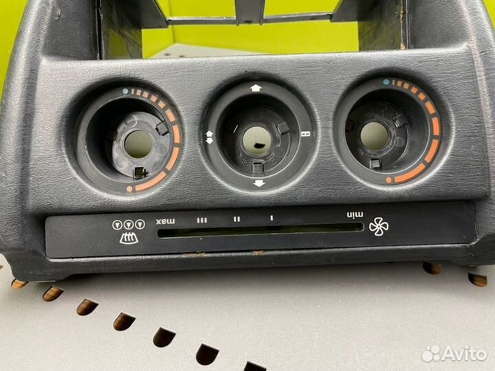 Центральная консоль Mercedes-Benz 190E W201 OM601