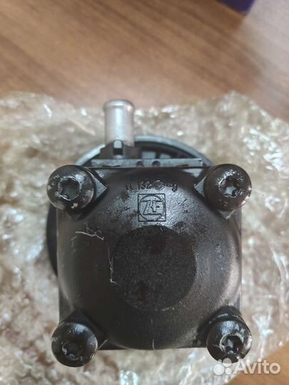 Насос гур Вольво хс 90 2,5