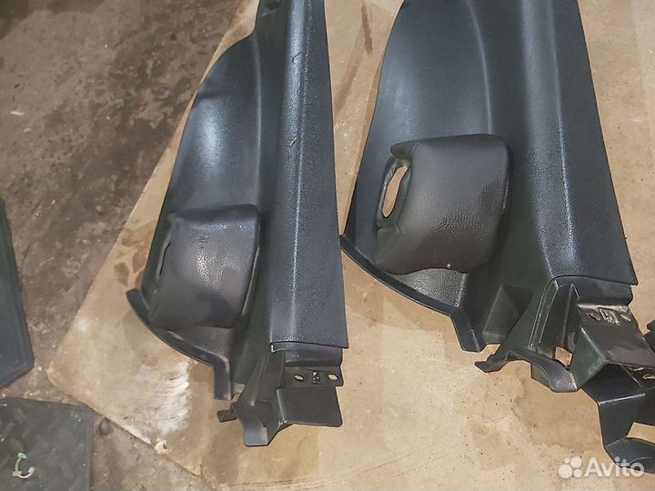 Обшивка задней стойки Opel Astra J