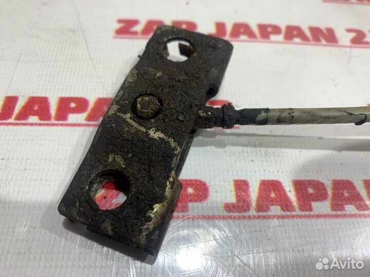 Трос ручника Mitsubishi Challenger K96 6G72 1996