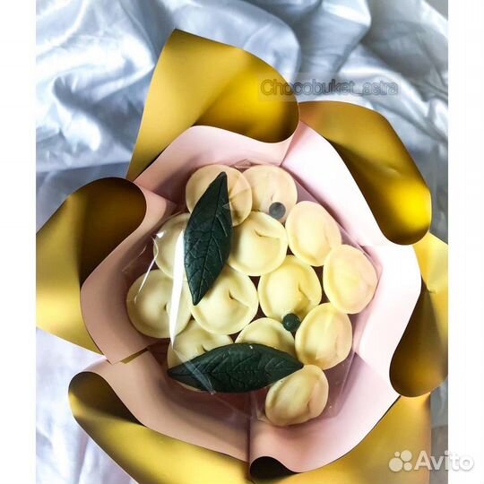 Букет из шоколадных пельменей