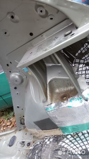 Рено сандеро четверть задняя