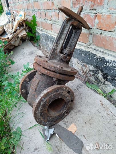 Задвижка ду 100