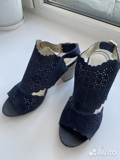 Босоножки женские