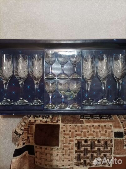 Набор фужеров и японские тарелки