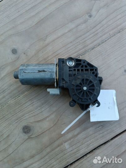 Моторчик стеклоподъемника перед левый peugeot 206