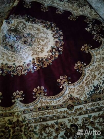 Ковёр шерстяной и шёлковый