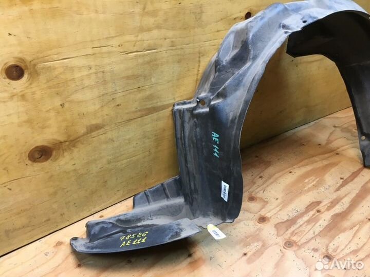 Подкрылок лев. перед. toyota corolla