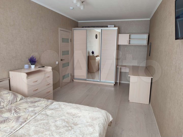 2-к. квартира, 52 м², 1/12 эт.