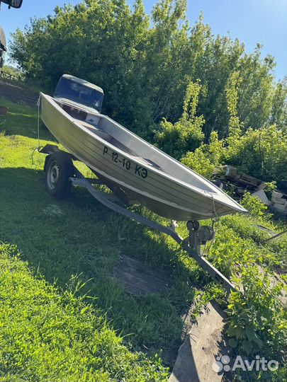 Лодка Вельбот с мотором Suzuki и с прицепом
