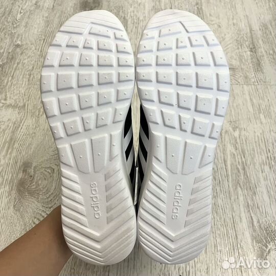 Adidas кроссовки 36 2/3;40 2/3 новые