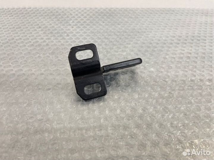 Скоба замка багажника Bmw X5 E70 N55B30 2012