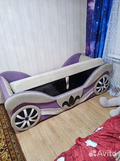 Кровать диван карета