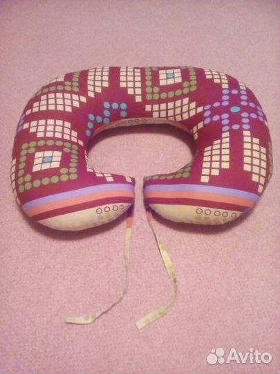 Подушка для кормления и присаживания малыша