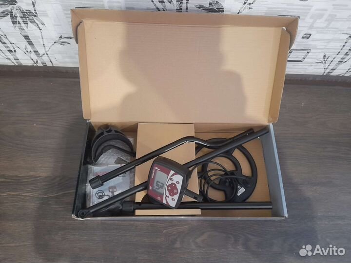 Металлоискатель Minelab X-Terra 305