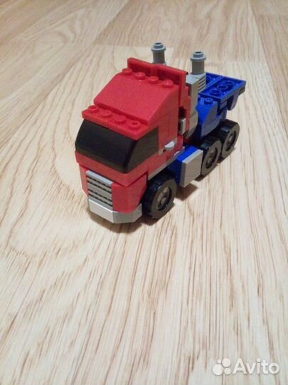 Оптимус прайм конструктор Hasbro