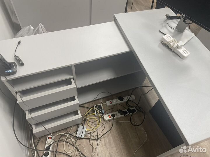 Письменный стол