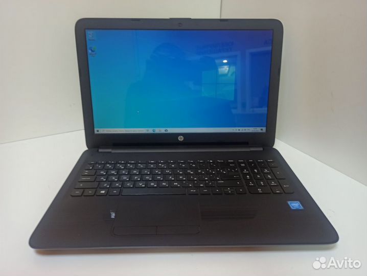 Ноутбук HP 15-ay028ur