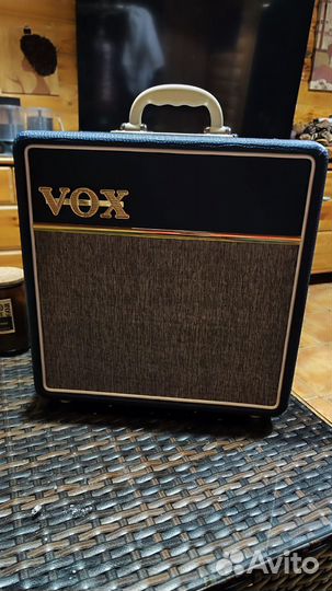 Ламповый гитарный мини комбоусилитель VOX