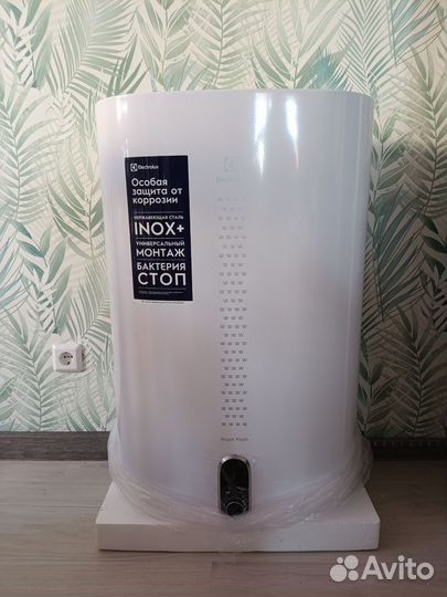 Водонагреватель Electrolux EWH 80 Royal Flash