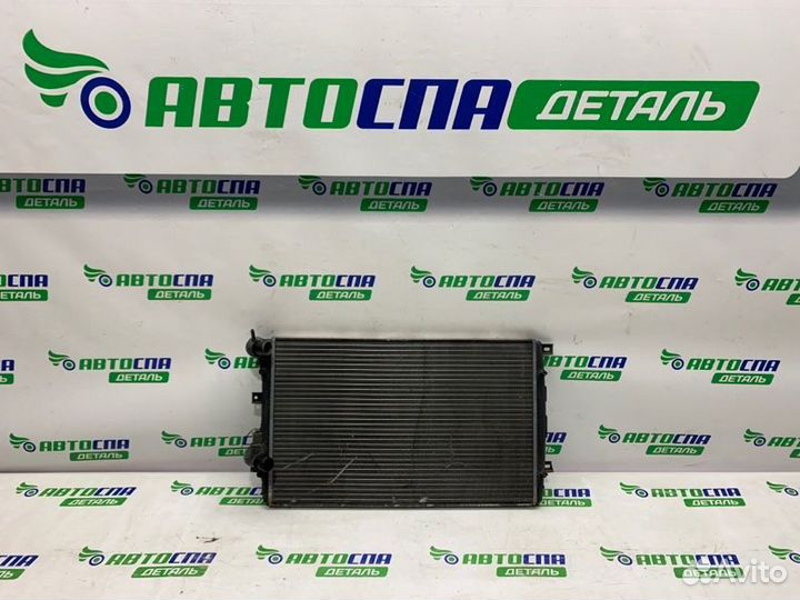 Радиатор охлаждения двигателя Volkswagen Touran