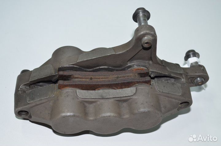 Суппорт передний правый Kawasaki ZX-9R ZX900E