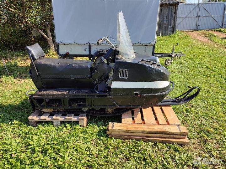 Продам снегоход буран