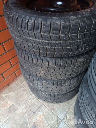 Hankook Winter I'Cept IZ2 215/65 R16