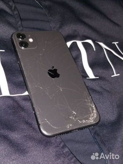 iPhone 11, 64 ГБ