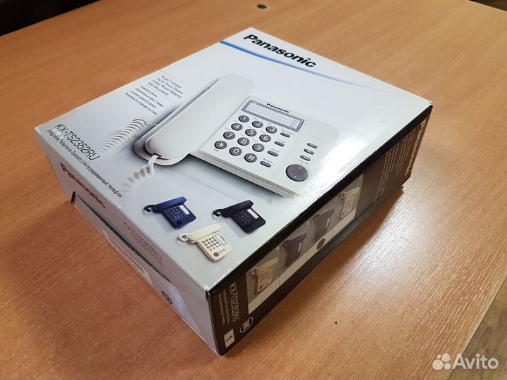 Телефон домашний Panasonic KX-TS2352RU