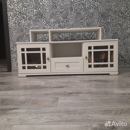 Тумба под телевизор