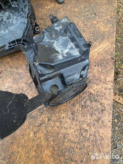 Корпус воздушного фильтра Ford Focus 2